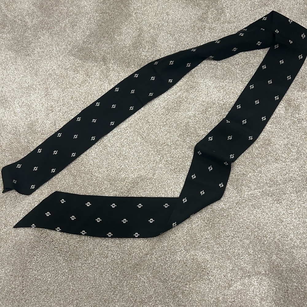 Head scarf great condition